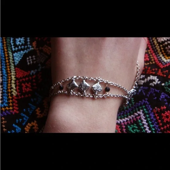 Thumb Bracelet, Stainless Steel Hand Chain, Bohemian  Accessory NEW! - Picture 4 of 4